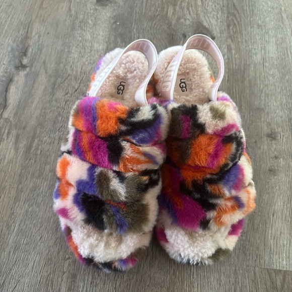 UGG Colorful Fluff Yeah Slide Slippers size 8 - Picture 1 of 9